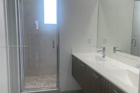 Townhouse in LANDMARK in Doral, Florida 3 bedrooms, 102.38 sq.m. № 1840932 - photo 9