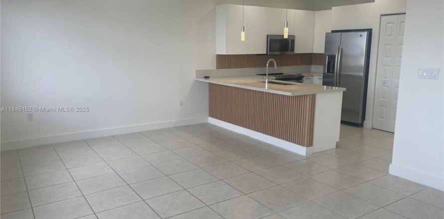 Townhouse in LANDMARK in Doral, Florida 3 bedrooms, 102.38 sq.m. № 1840932