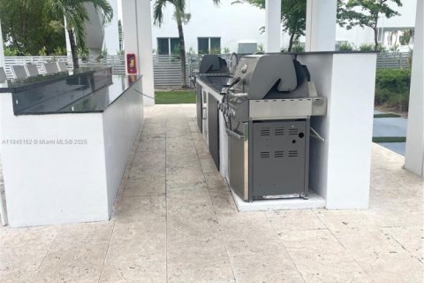 Townhouse in LANDMARK in Doral, Florida 3 bedrooms, 102.38 sq.m. № 1840932 - photo 22