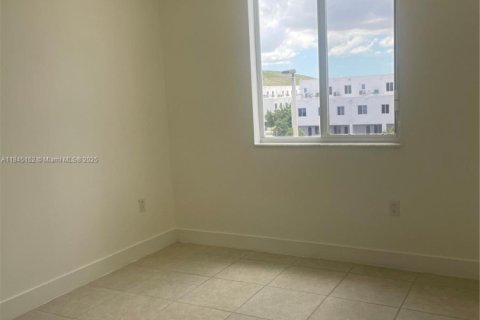 Townhouse in LANDMARK in Doral, Florida 3 bedrooms, 102.38 sq.m. № 1840932 - photo 12