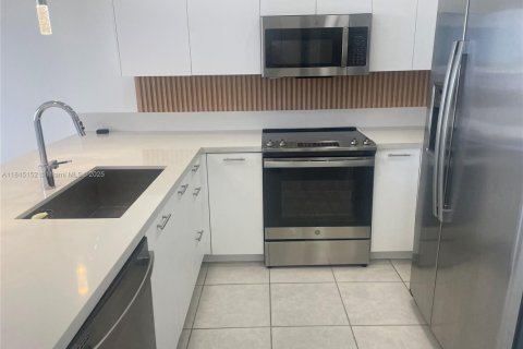 Townhouse in LANDMARK in Doral, Florida 3 bedrooms, 102.38 sq.m. № 1840932 - photo 5