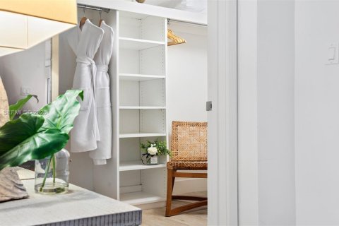 Condominio en venta en Miami Beach, Florida, 3 dormitorios, 169.73 m2 № 2033248 - foto 9