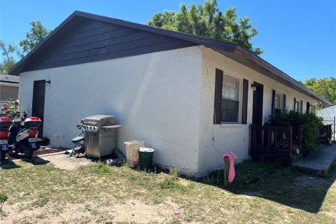 Propiedad comercial en venta en Tampa, Florida, 4 dormitorios, 145.48 m2 № 1592591 - foto 2