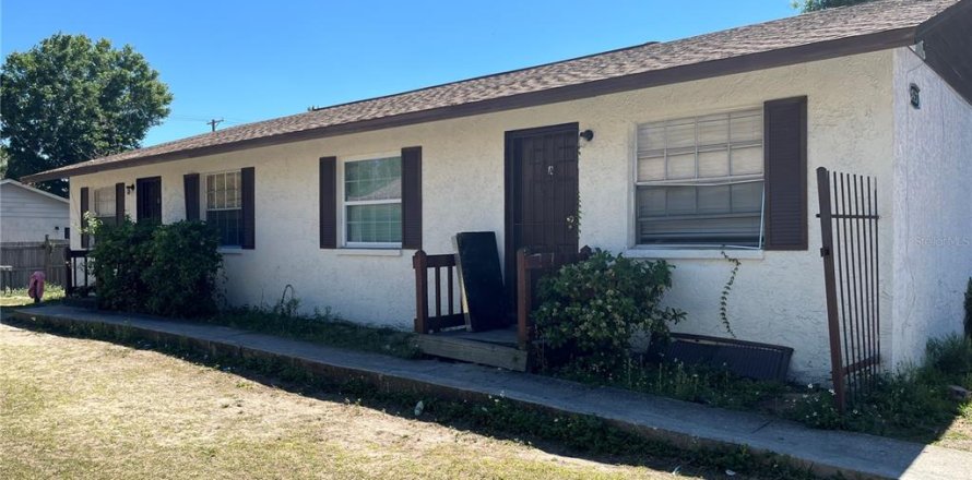 Propiedad comercial en Tampa, Florida 4 dormitorios, 145.48 m2 № 1592591