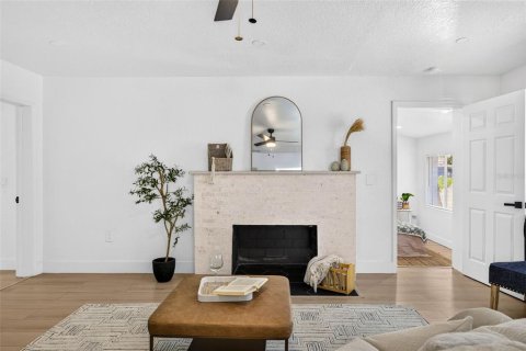 Villa ou maison à vendre à Tampa, Floride: 3 chambres, 167.6 m2 № 2358842 - photo 8