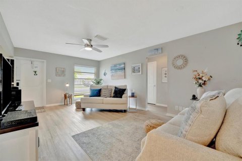 Copropriété à vendre à Bradenton, Floride: 2 chambres, 94.3 m2 № 2100829 - photo 15