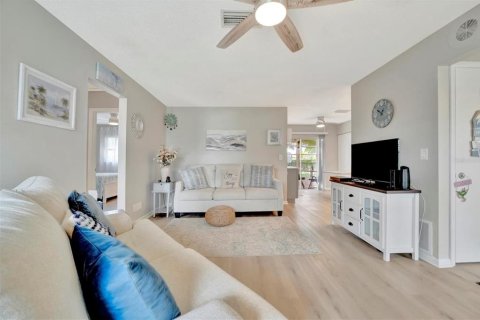 Copropriété à vendre à Bradenton, Floride: 2 chambres, 94.3 m2 № 2100829 - photo 14