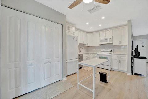 Copropriété à vendre à Bradenton, Floride: 2 chambres, 94.3 m2 № 2100829 - photo 28