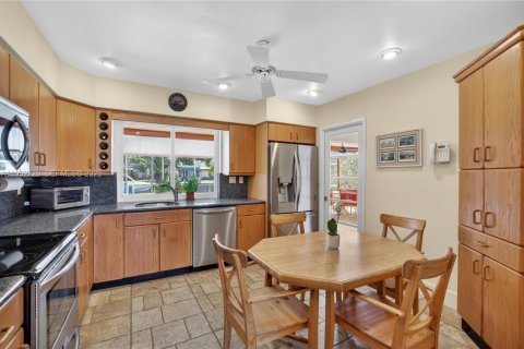 Купить виллу или дом в Форт-Лодердейл, Флорида 4 спальни, 167.97м2, № 2008285 - фото 29