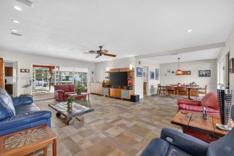 Купить виллу или дом в Форт-Лодердейл, Флорида 4 спальни, 167.97м2, № 2008285 - фото 21