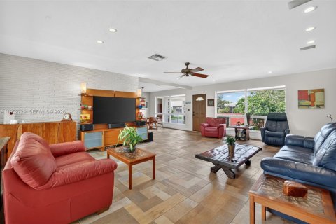 Купить виллу или дом в Форт-Лодердейл, Флорида 4 спальни, 167.97м2, № 2008285 - фото 3