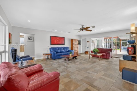 Купить виллу или дом в Форт-Лодердейл, Флорида 4 спальни, 167.97м2, № 2008285 - фото 19