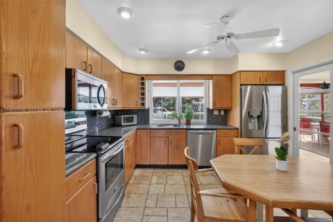 Купить виллу или дом в Форт-Лодердейл, Флорида 4 спальни, 167.97м2, № 2008285 - фото 28