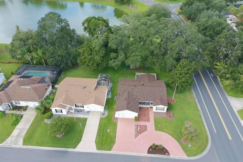 Casa en The Villages, Florida 3 dormitorios, 141.86 m2 № 2373700