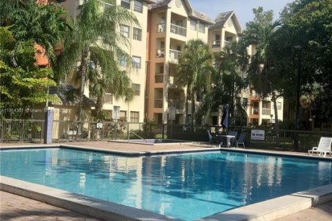 Condo in Doral, Florida, 1 bedroom  № 1970079 - photo 1