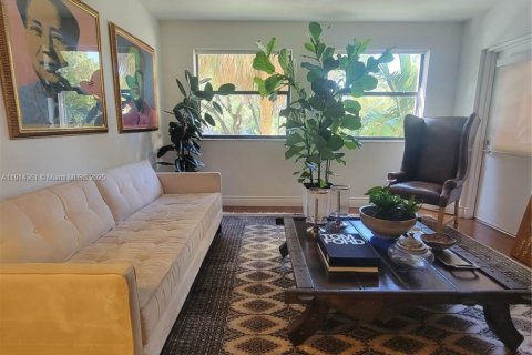 Condo in Doral, Florida, 1 bedroom  № 1970079 - photo 7