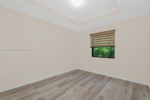 Снять в аренду таунхаус в Пемброк-Пайнс, Флорида 3 спальни, 136.38м2, № 1921771 - фото 16