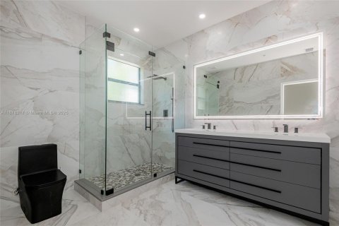 Снять в аренду таунхаус в Пемброк-Пайнс, Флорида 3 спальни, 136.38м2, № 1921771 - фото 20