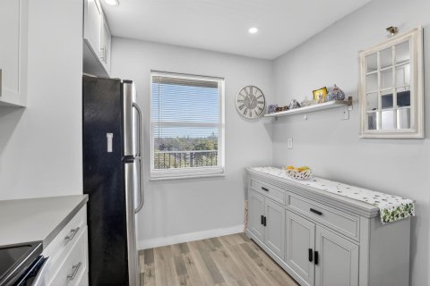 Condo in Lauderhill, Florida, 2 bedrooms  № 2184737 - photo 8
