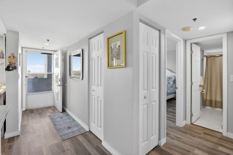 Condo in Lauderhill, Florida, 2 bedrooms  № 2184737 - photo 15