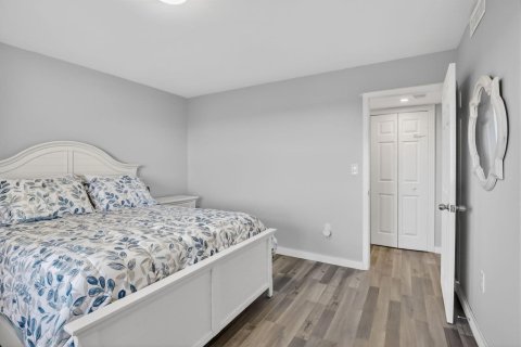 Condo in Lauderhill, Florida, 2 bedrooms  № 2184737 - photo 23