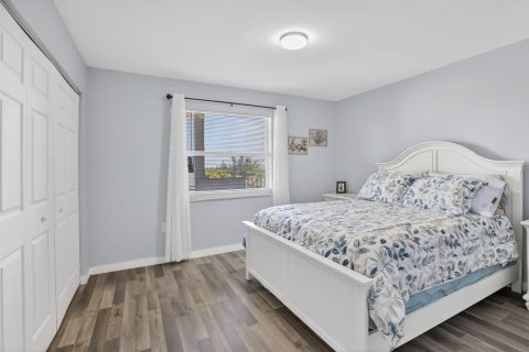 Condo in Lauderhill, Florida, 2 bedrooms  № 2184737 - photo 22