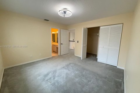 Купить виллу или дом в Палм-Бич-Гарденс, Флорида 3 спальни, 199.37м2, № 2044598 - фото 23