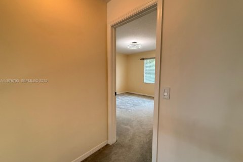 Купить виллу или дом в Палм-Бич-Гарденс, Флорида 3 спальни, 199.37м2, № 2044598 - фото 21