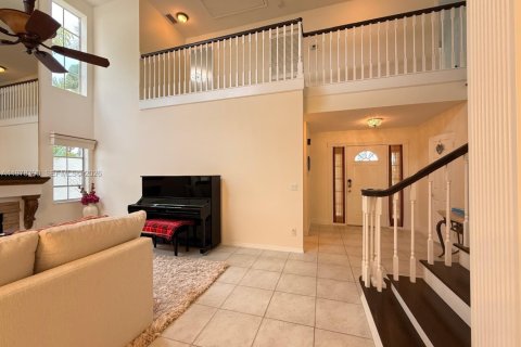 Купить виллу или дом в Палм-Бич-Гарденс, Флорида 3 спальни, 199.37м2, № 2044598 - фото 13