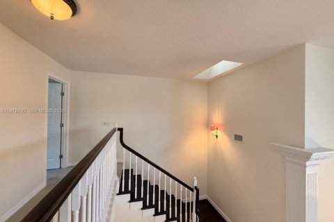 Купить виллу или дом в Палм-Бич-Гарденс, Флорида 3 спальни, 199.37м2, № 2044598 - фото 17