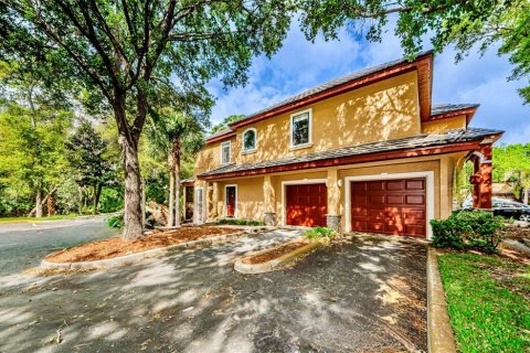 Condo in Palm Harbor, Florida, 4 bedrooms  № 1821376 - photo 1