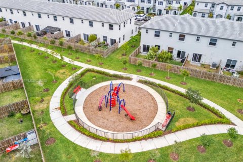 Купить виллу или дом в Хомстед, Флорида 3 спальни, 143.53м2, № 2043583 - фото 25