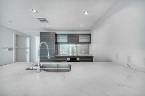Condominio en venta en Miami, Florida, 1 dormitorio, 76.37 m2 № 1891749 - foto 5