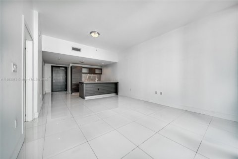 Condominio en venta en Miami, Florida, 1 dormitorio, 76.37 m2 № 1891749 - foto 2