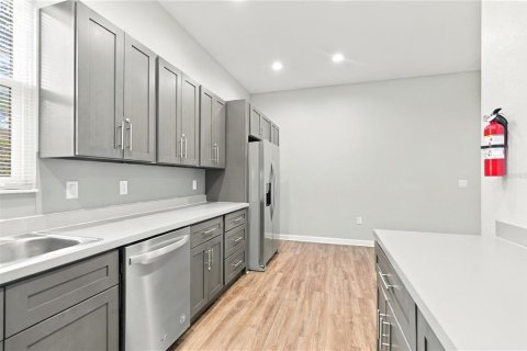 Commercial property in Bradenton, Florida 245.26 sq.m. № 2402876 - photo 13