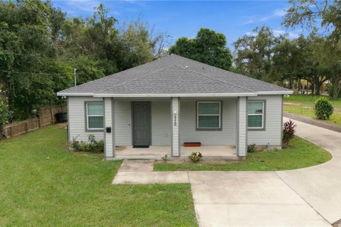 Commercial property in Bradenton, Florida 245.26 sq.m. № 2402876
