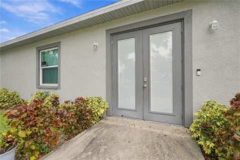 Commercial property in Bradenton, Florida 245.26 sq.m. № 2402876 - photo 5