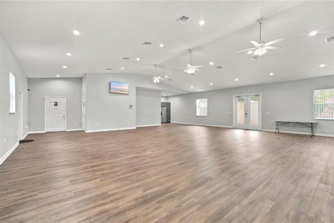 Commercial property in Bradenton, Florida 245.26 sq.m. № 2402876 - photo 9