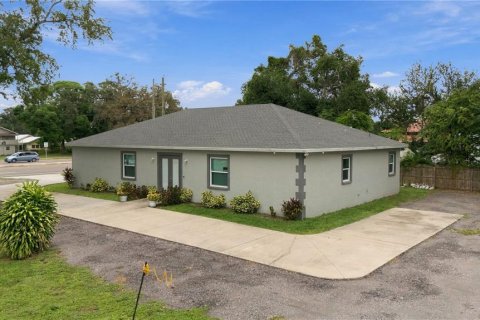 Commercial property in Bradenton, Florida 245.26 sq.m. № 2402876 - photo 2