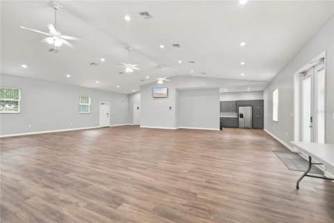 Commercial property in Bradenton, Florida 245.26 sq.m. № 2402876 - photo 8
