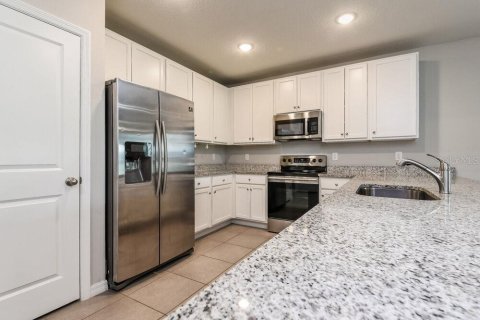 Villa ou maison à louer à Kissimmee, Floride: 4 chambres, 159.05 m2 № 1658470 - photo 6