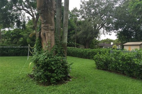 Casa en venta en Miami Springs, Florida, 5 dormitorios, 149.2 m2 № 1790326 - foto 4