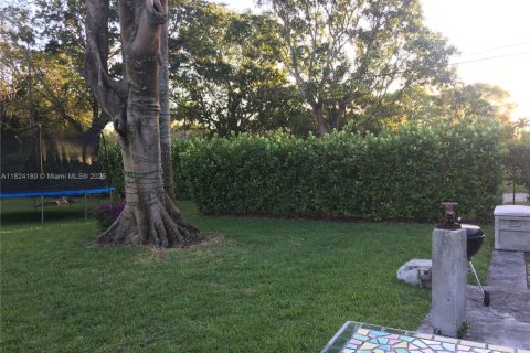 Casa en venta en Miami Springs, Florida, 5 dormitorios, 149.2 m2 № 1790326 - foto 7
