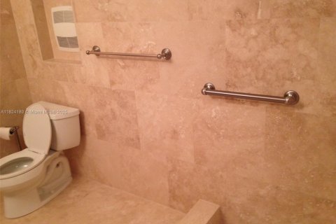Casa en venta en Miami Springs, Florida, 5 dormitorios, 149.2 m2 № 1790326 - foto 12