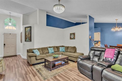 House in Winter Haven, Florida 3 bedrooms, 104.89 sq.m. № 1824990 - photo 7