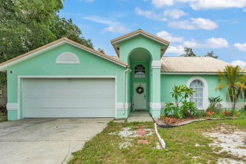House in Winter Haven, Florida 3 bedrooms, 104.89 sq.m. № 1824990 - photo 1