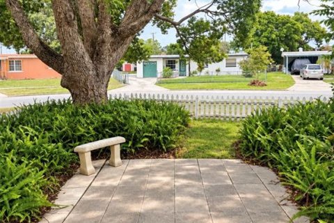 Villa ou maison à louer à Orlando, Floride: 3 chambres, 114.27 m2 № 2424301 - photo 3