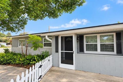 Villa ou maison à louer à Orlando, Floride: 3 chambres, 114.27 m2 № 2424301 - photo 2