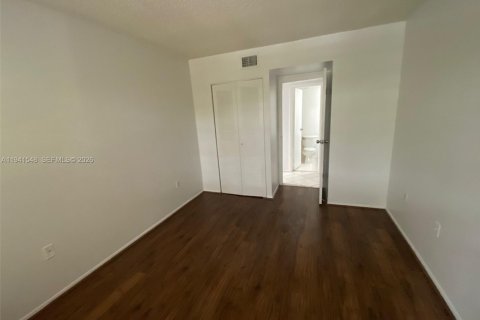 Condo in Deerfield Beach, Florida, 2 bedrooms № 2152735 - photo 7