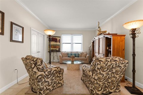 Casa en venta en Davenport, Florida, 4 dormitorios, 238.85 m2 № 2220600 - foto 9